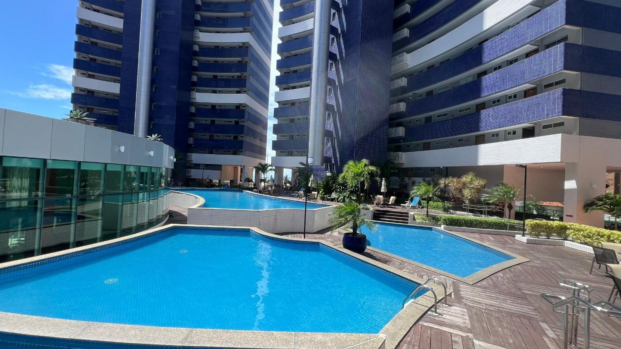 Class - 3 Bedroom Penthouse With Sea View *